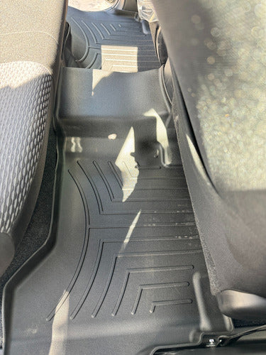 Tapete Uso Rudo Weathertech Hilux 2016-2019 - 2da Fila