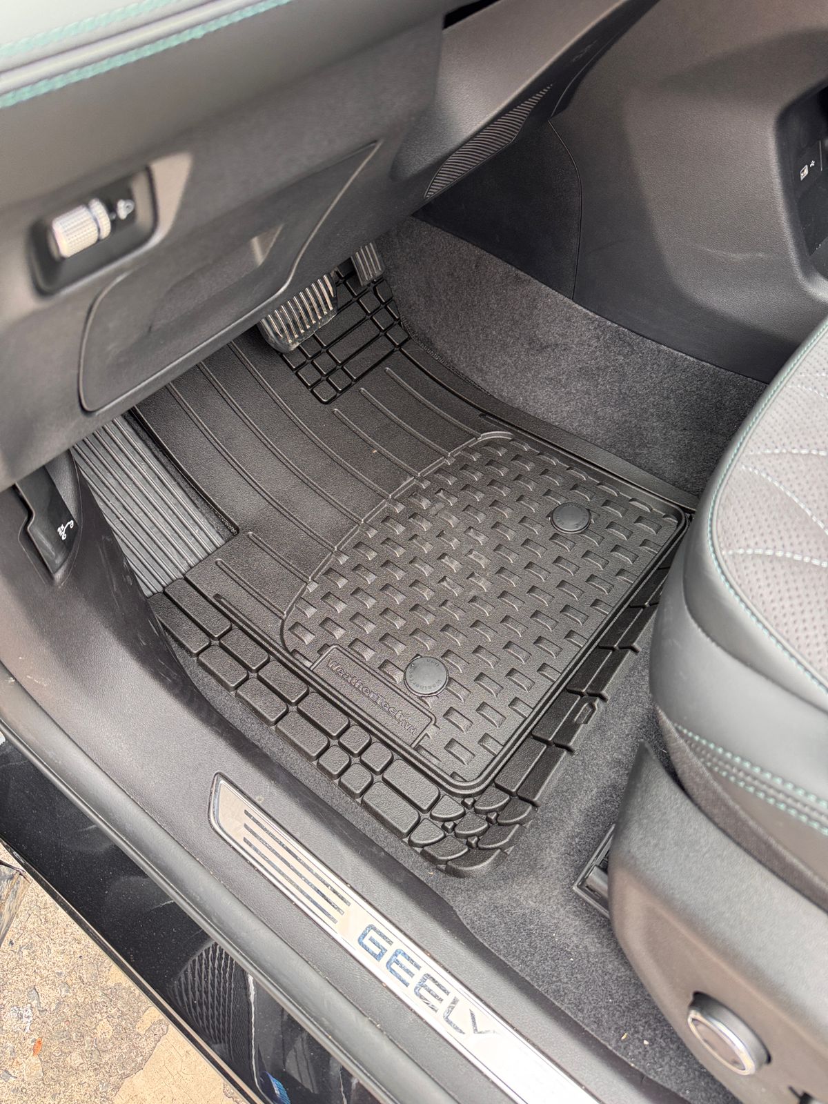 Tapetes Weathertech Universales Geely Monjaro 1ra Fila
